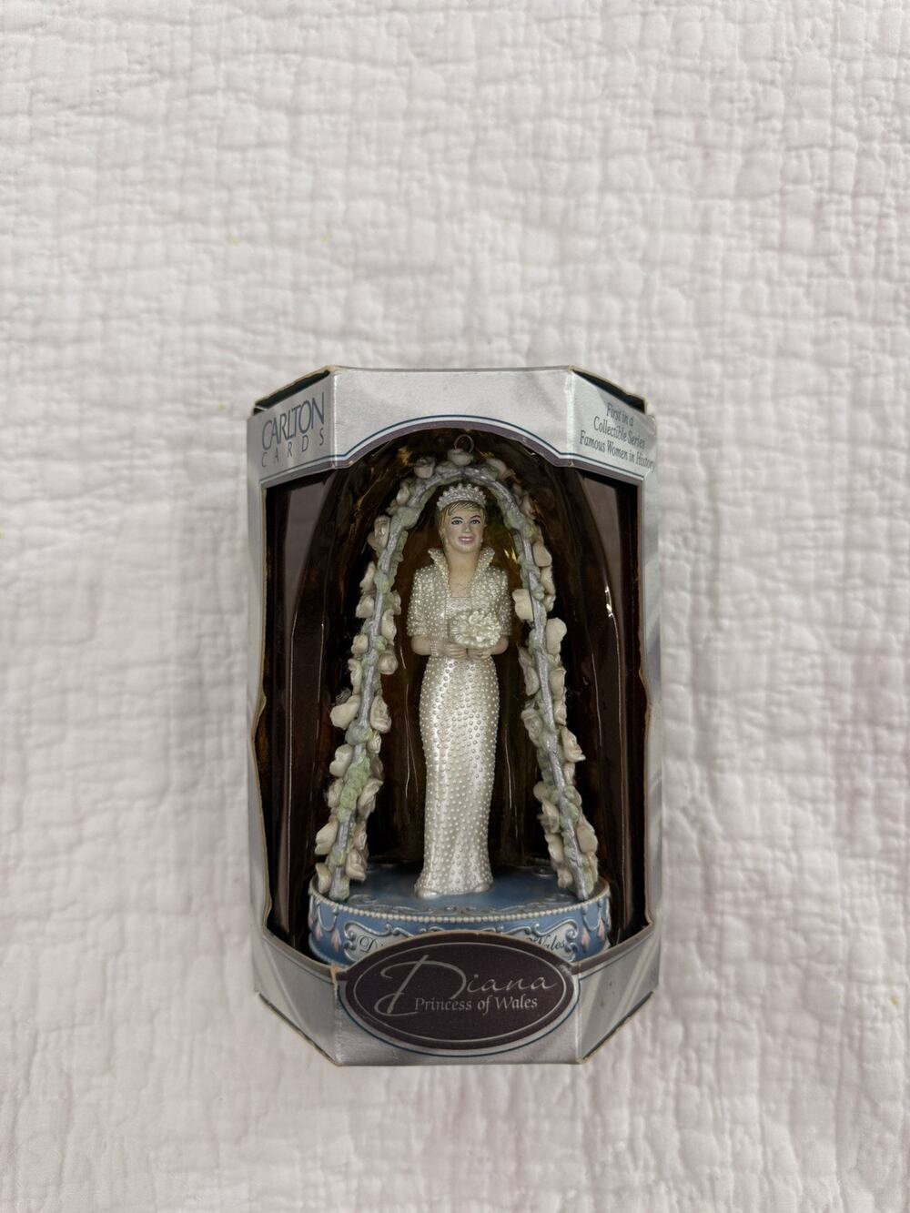 1998 PRINCESS DIANA Carlton Cards 10th Anniversary Heirloom Xmas Ornament